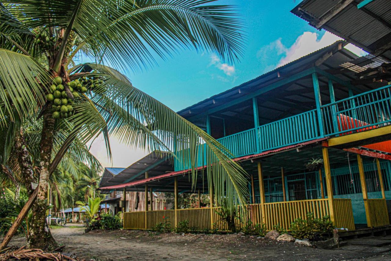 Refugio Mr Jerry Eco Hostal Bahia Solano Exterior foto