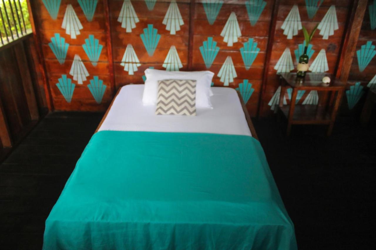Refugio Mr Jerry Eco Hostal Bahia Solano Exterior foto